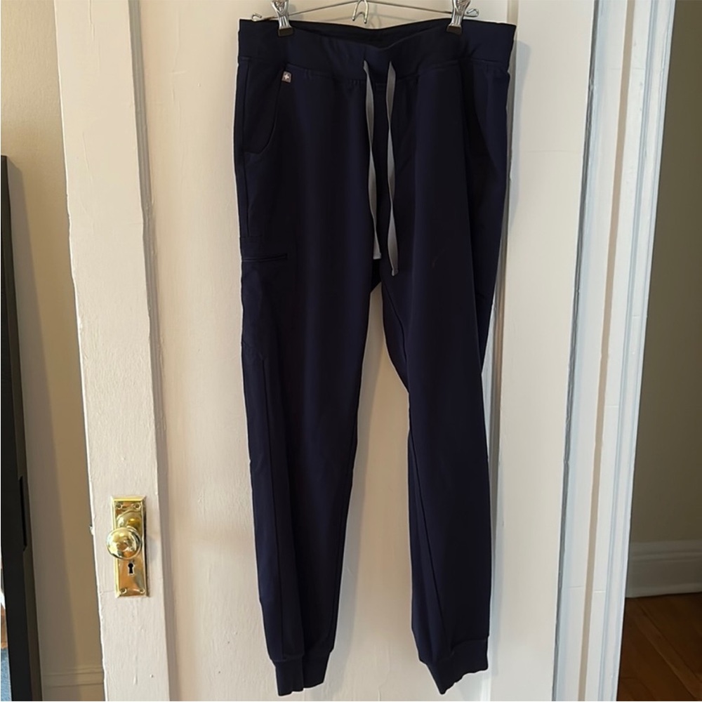 Figs Zamora joggers size M in Navy
